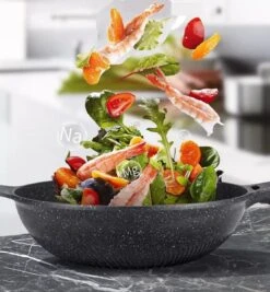 Cheffinger Wokpan Met Deksel - 32cm - Zwart - Pan - Keukenaccessoires -Keukengerei Winkel 1111x1200