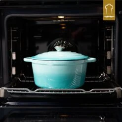 Chefarone Gietijzeren Pan - Braadpan Inclusief Deksel - Geschikt Voor Alle Warmtebronnen - Geëmailleerd Blauw -Keukengerei Winkel 1200x1200 543