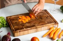 VDN Professionele Snijplank Acacia Hout Met Sapgeul En Handvatten – Hakblok 26x38x3.5 Cm -Keukengerei Winkel 1200x799 40