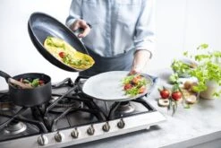 GreenPan Memphis Keramische Koekenpannenset - Ø24 + Ø28 Cm - PFAS-vrij 27 GreenPan Memphis Keramische Koekenpannenset - Ø24 + Ø28 Cm - PFAS-vrij -Keukengerei Winkel 1200x800 41