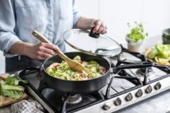 GreenPan Memphis Hapjespan 28cm - Zwart - Inductie - PFAS-vrij 33 GreenPan Memphis Hapjespan 28cm - Zwart - Inductie - PFAS-vrij -Keukengerei Winkel 1200x800 83